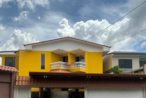 casa-en-venta-residencial-los-arcos-heredia