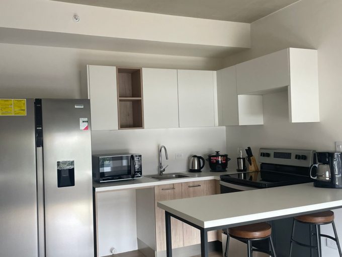 🏢 SE ALQUILA APARTAMENTO TIPO ESTUDIO – UCIMED 4TO PISO 🏡