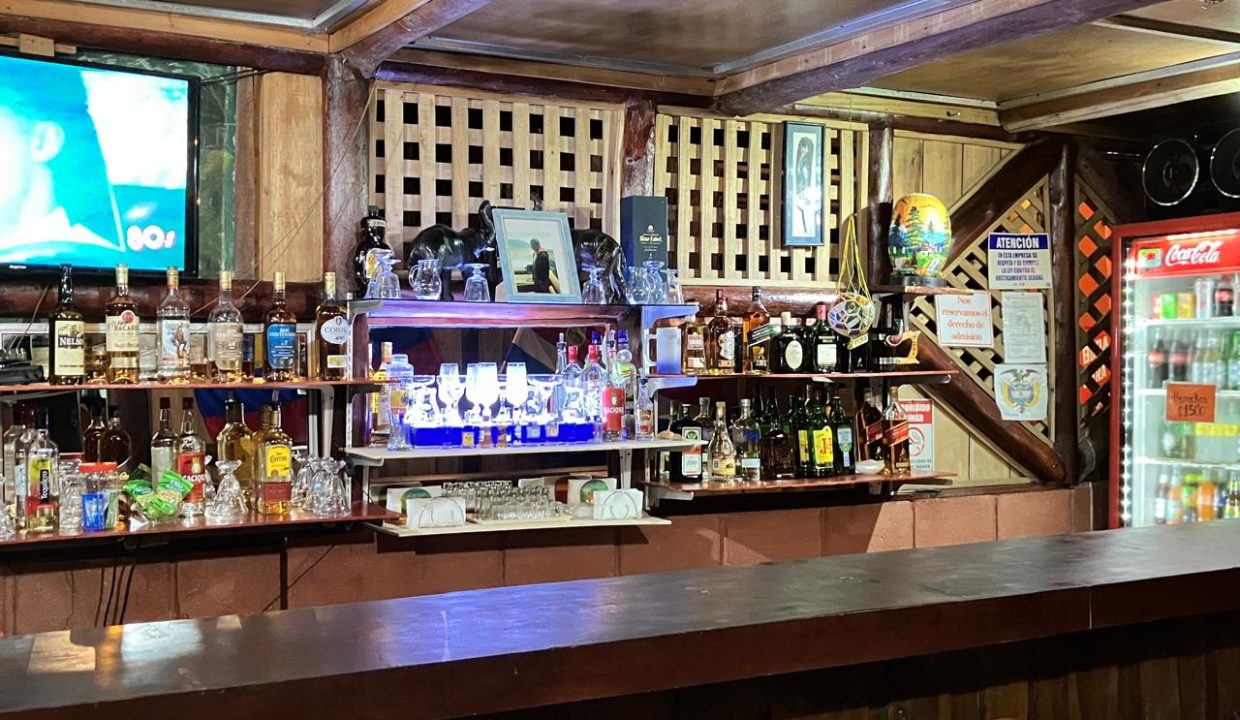 restaurante-rustico-en-venta-1